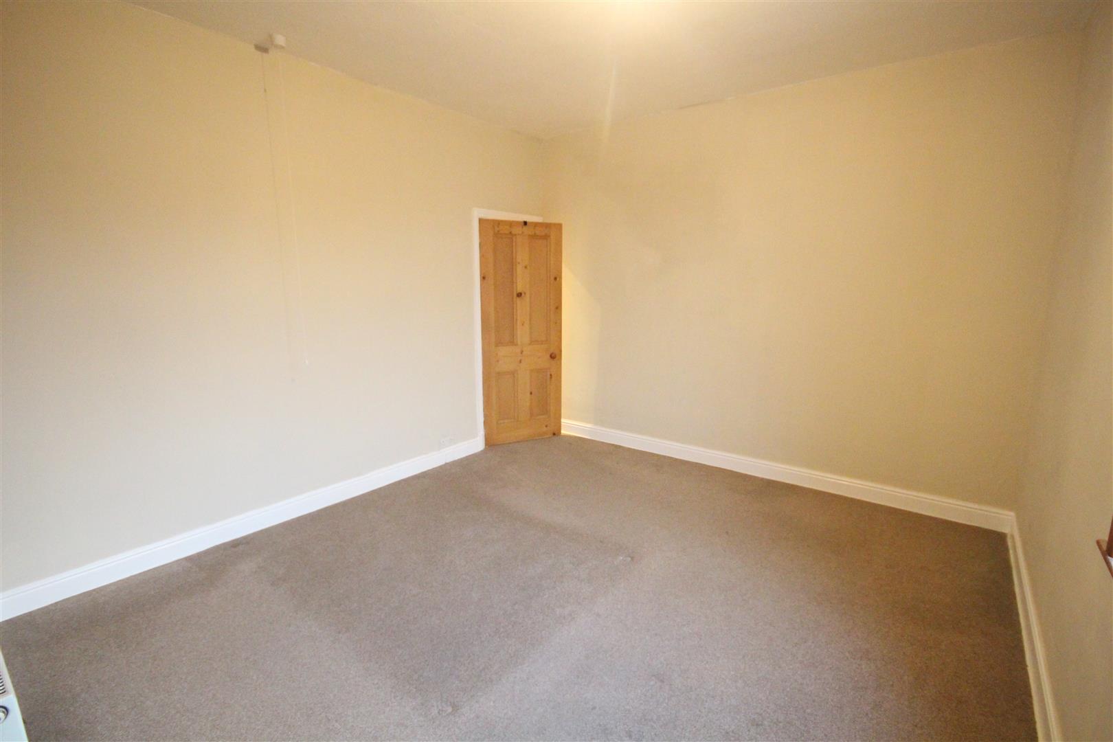 2 bedroom mid terrace house To Let in Barnoldswick - IMG_5573.jpg
